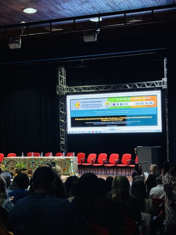 Mestranda em Educação - (PPGEdUF/UNEB)
Zootecnista 
Ambientalista 
Indigenista